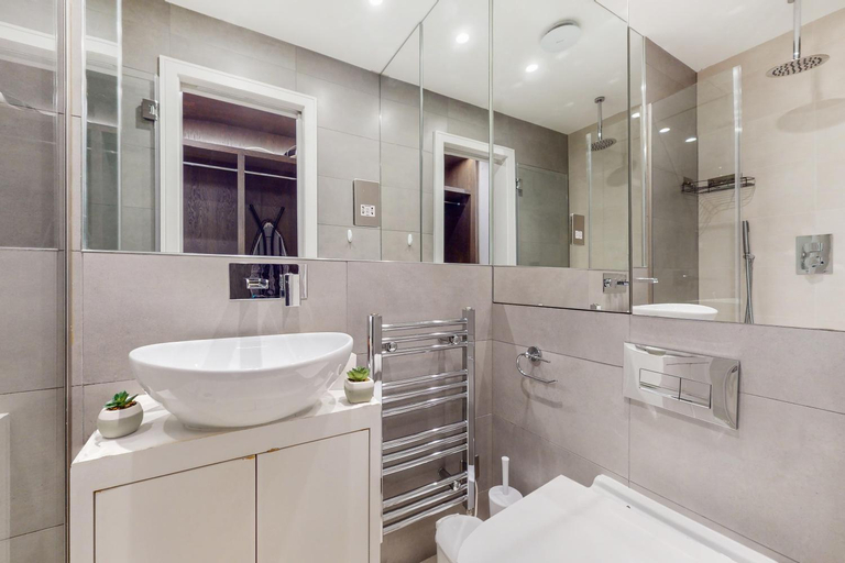 Bathroom 2, Park Lane Apartments Firehouse, London