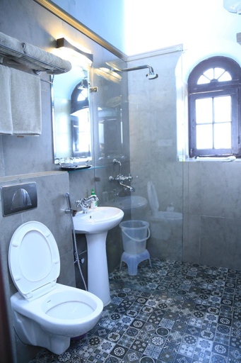Bathroom 4, Raghu Vilas, Dehradun