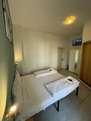 Bedroom 3, Stadtoase im Herzen Berlins, Berlin