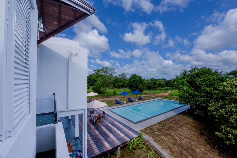 Sport & Beauty 5, Subaseth Villa, N. Palatha Central