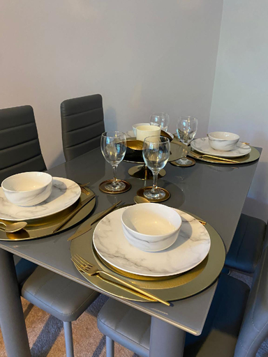 Others 5, 18k home from home, London