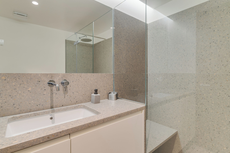 Bathroom, Urso Tigre Apartment, Funchal