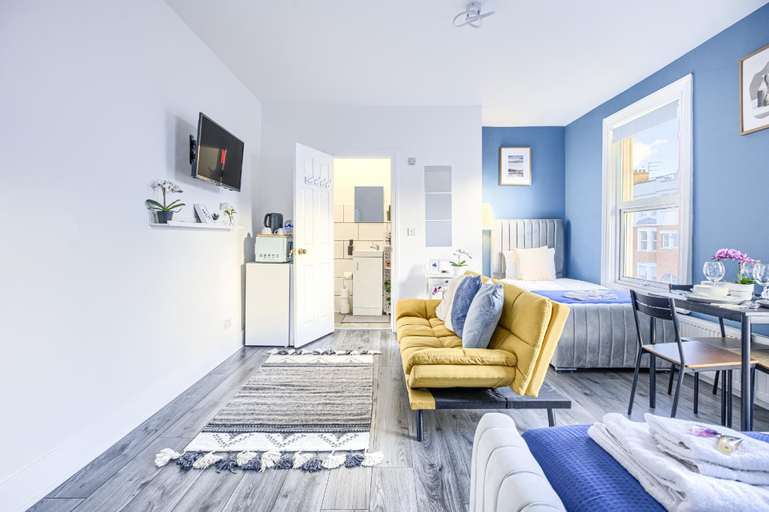 Others 5, Hackney Central Deluxe Apartment , London