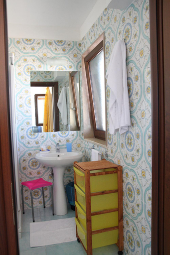 Bathroom 4, Lido Impero, Taranto
