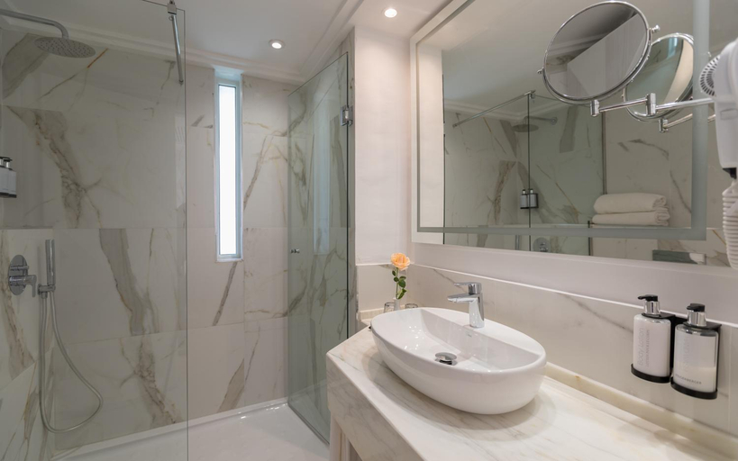 Bathroom 5, Steigenberger Marhaba Thalasso Hammamet, Hammamet