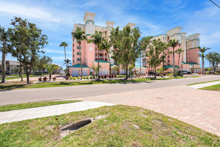 Exterior & Views 2, Palm Harbor #202e, Lee