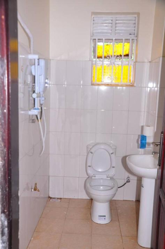 Bathroom, PMK Resort, Fort Portal