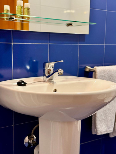 Bathroom 3, Residencia Mediterraneo, Alicante
