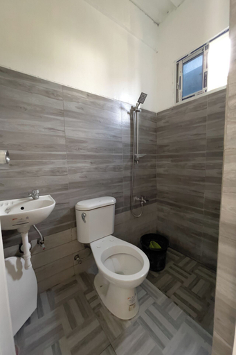Bathroom 4, Sea Master Beach Resort, Lian