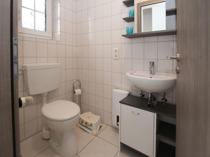 Others 4, Ferienhaus in Dornum mit Garten, Aurich