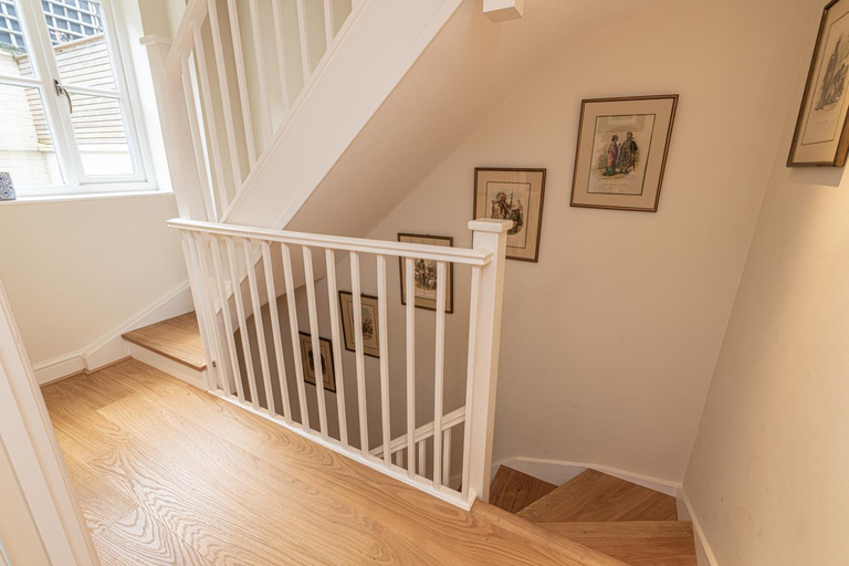 Others 4, Lovely 2bed house in Wandsworth w/ backyard patio, London