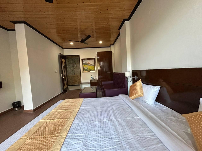 Bedroom 2, Hotel 7 Heavens, Dehradun