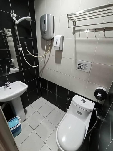 Bathroom 5, One Point Hotel - Rh Plaza, Kuching