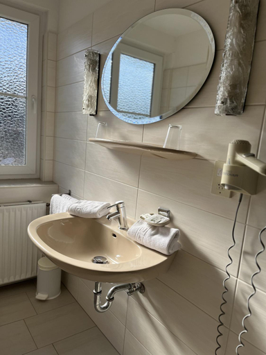 Bathroom 5, Hotel Schnepper, Olpe