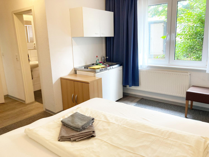 Others 5, Haus Hanseatic, Pinneberg