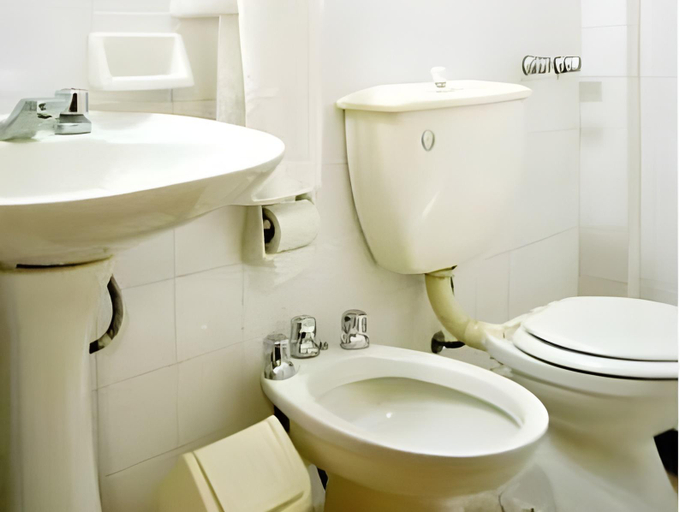 Bathroom 4, Hotel Europa, Pinamar