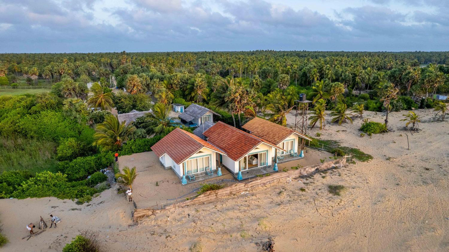 Exterior view 2, Bedrock Beach Villas, Kalpitiya