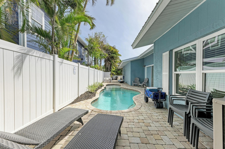 Sport & Beauty, Anna Maria Island Blue Bella Bliss - Private Heated Pool, Manatee