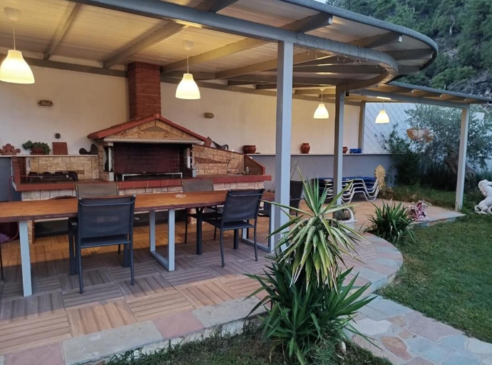 Others 4, Villa Remetzo, East Macedonia and Thrace
