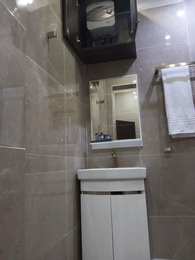 Bathroom 4, No. 1 Hotel, AbujaMun