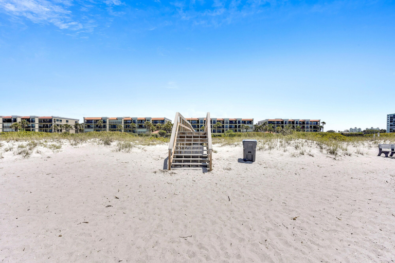 Others 5, Land's End 1-206 Bay Front-premier, Pinellas