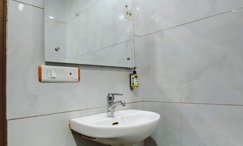 Bathroom 4, Hotel Lime Wood, Ludhiana