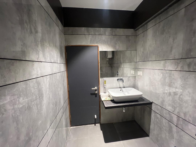 Bathroom, Hotel Modi Samrat, Aurangabad