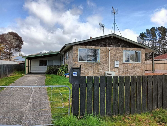 Exterior & Views, 3 Bedroom House at 95 Aquirus Drive, Rotorua