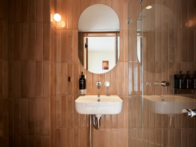 Bathroom, Oxford House, Sydney