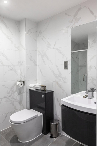 Bathroom 4, Aptel East, London