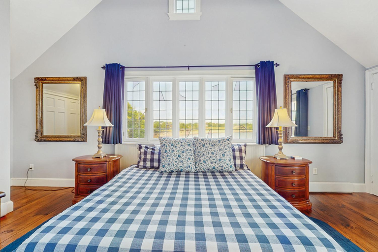 Bedroom 2, Point Radio Cottage, Essex