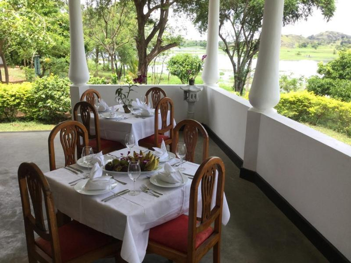Food & Drinks 5, Aligama Cottage, Wilgamuwa