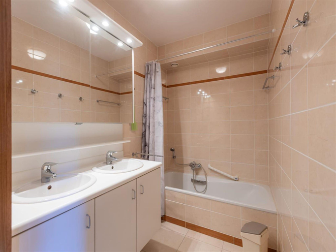 Bathroom 2, Apartment in Middelkerke near Sandy Beach, West-Vlaanderen