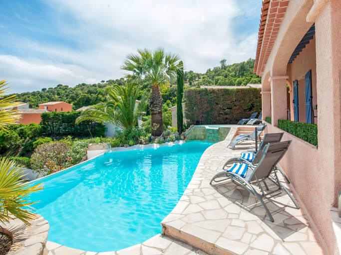 Sport & Beauty 2, Luxurious Villa in Les Issambres with swimming pool and Sauna, Var