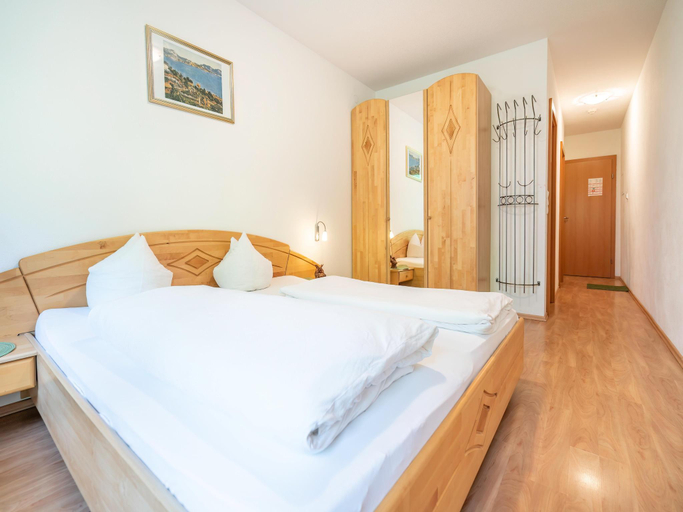 Bedroom 2, Apartment in Neustift near Ski Lift, Innsbruck Land
