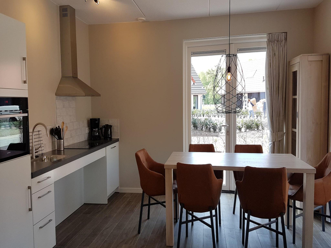 Others 4, Modern Villa with Garden, Gorssel