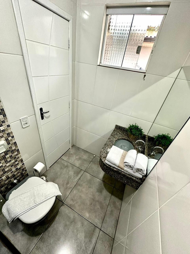 Bathroom 3, Casa Central 3 suites e piscina 10 pax, Foz do Iguaçu