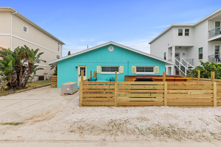 Exterior & Views 2, Aqua Beach Bungalow, Volusia