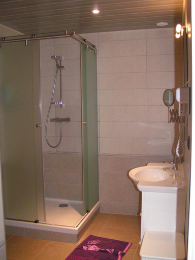 Bathroom 3, Au Soleil, Hotel Restaurant & Spa, Bas-Rhin
