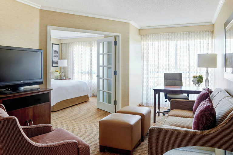 Bedroom 3, Newport Beach Marriott Bayview, Orange