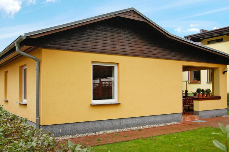 Exterior 2, Gemutliches Ferienhaus in Zinnowitz, Ruhig Gelegen, Vorpommern-Greifswald