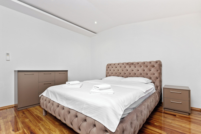 Bedroom 3, Apartments Doncic