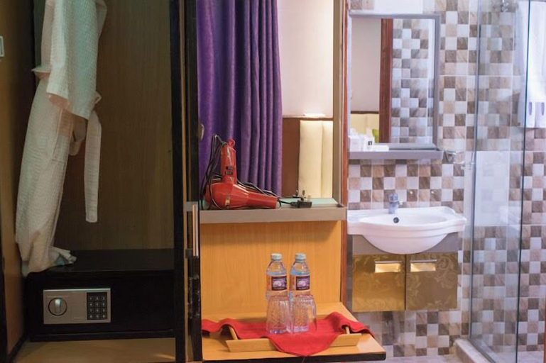 Bathroom, Hotel Luna Nakuru, Gilgil