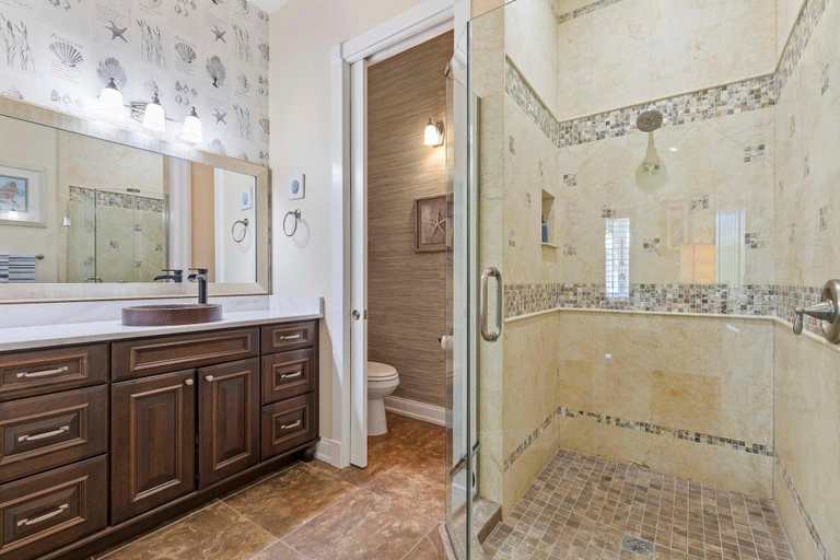Bathroom 4, Outriggers 18- Happy Daze, Volusia