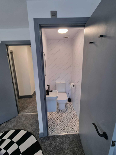 Bathroom 4, The White House New York Suites, Blackpool