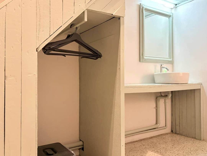 Bathroom 8