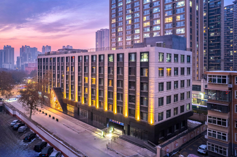 Exterior & Views