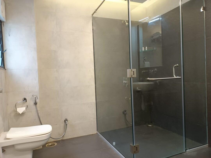 Bathroom, Purplebeds by VITS Aurangabad, Aurangabad