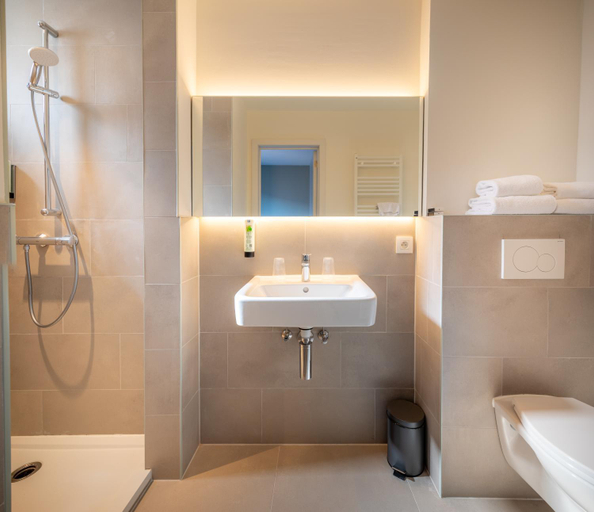 Bathroom 4, Hotel Augustyn Brugge, West-Vlaanderen