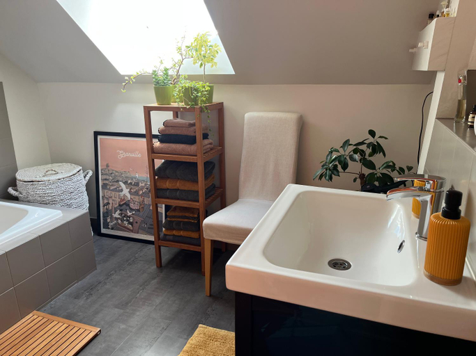 Bathroom 5, Chez béa, Manche